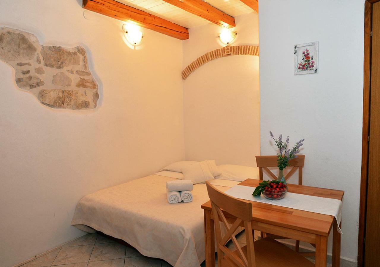 Old Town Vrsar, Apartments Danica & Zoran ภายนอก รูปภาพ