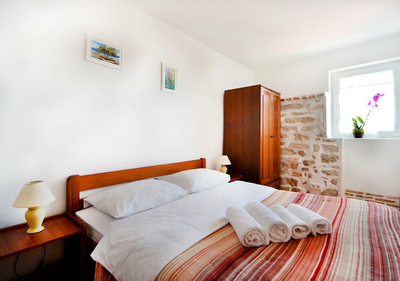 Old Town Vrsar, Apartments Danica & Zoran ภายนอก รูปภาพ