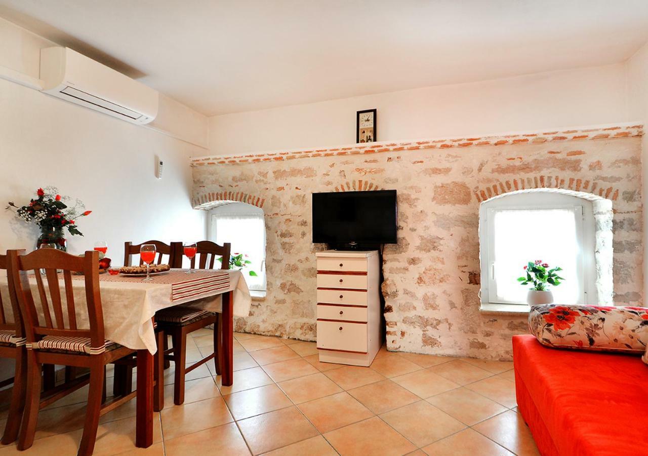 Old Town Vrsar, Apartments Danica & Zoran ภายนอก รูปภาพ