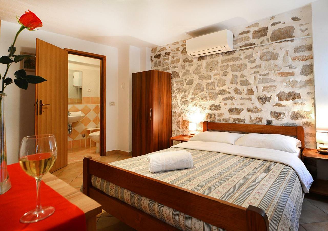 Old Town Vrsar, Apartments Danica & Zoran ภายนอก รูปภาพ